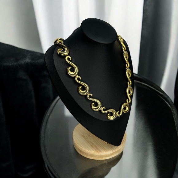 Beautiful rare Scroll shaped links in gold tone, necklace and bracelet set - Picture 5 of 11